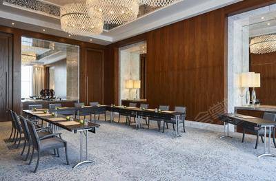 Hilton Dubai Al Habtoor CityIris meeting room